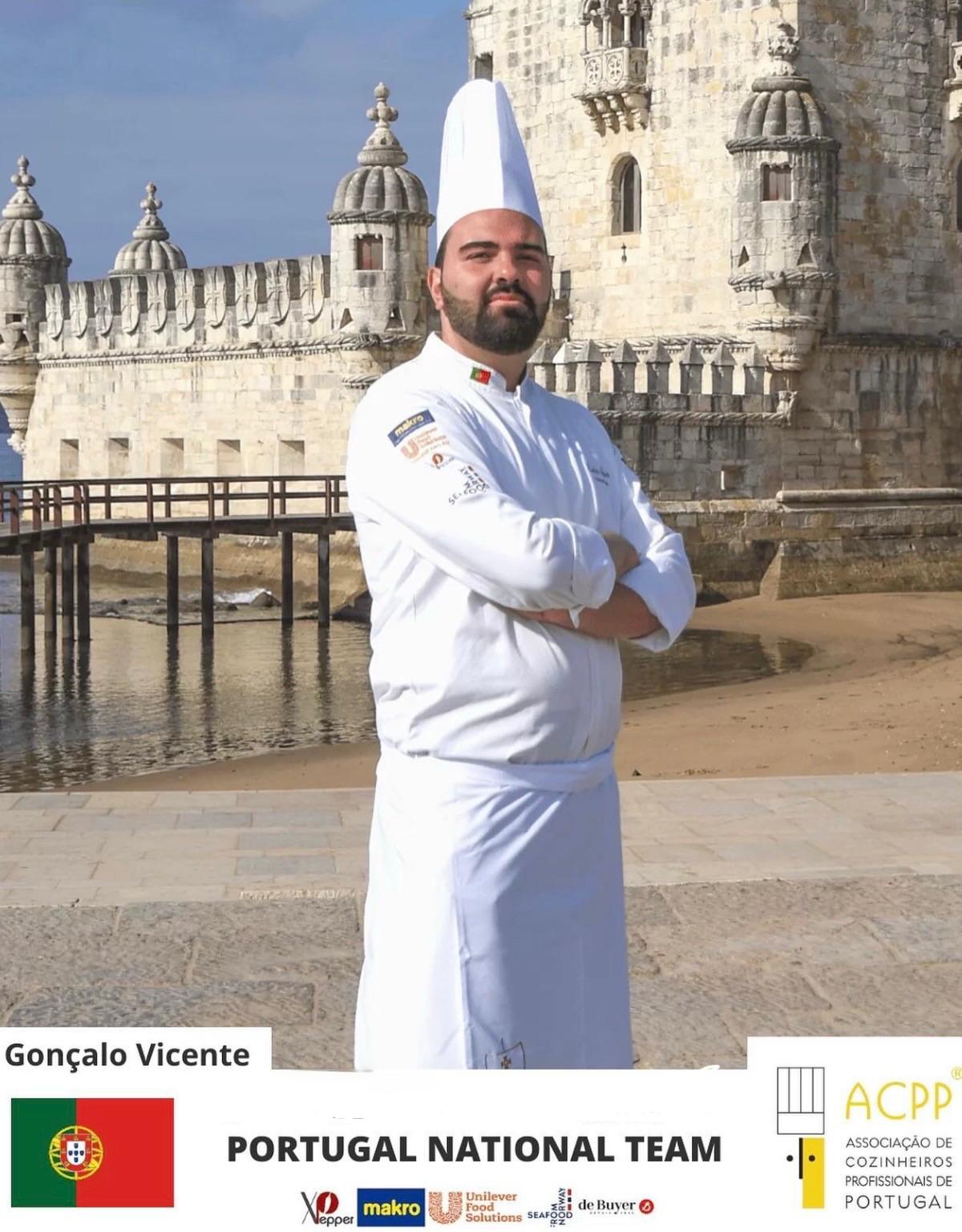 Gonçalo Vicente com o uniforme da Seleção Nacional de Cozinha